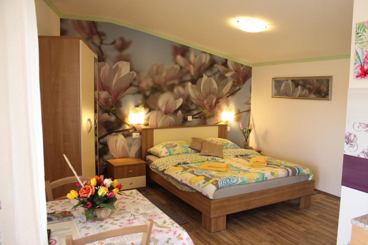 Rooms Katarina Kadumi Esterno foto